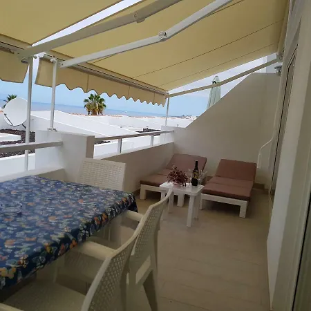 Island Village & Bo شقة *